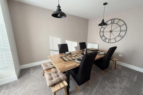 Lounge or Dining Room