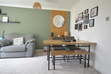 living/dining room