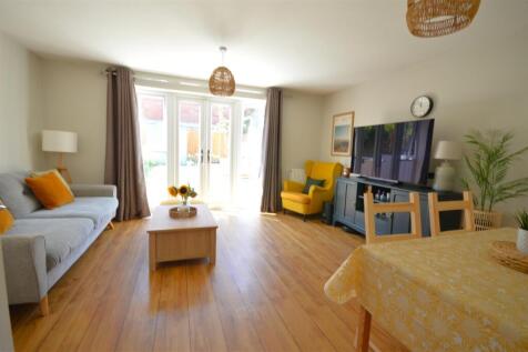 living/dining room