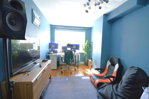 playroom/study/bedroom 5