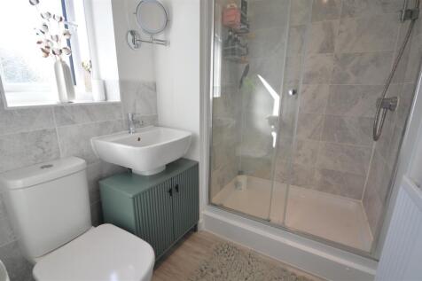 en-suite shower room