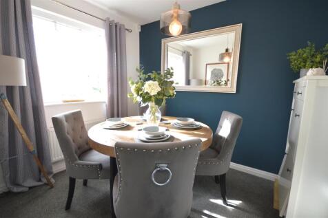 dining room/bedroom 4