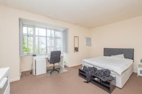 bedrooms 2.jpg
