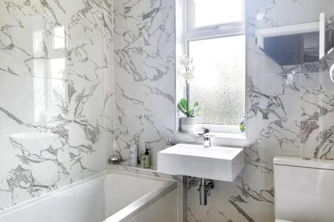 BATHROOM TENNYSON