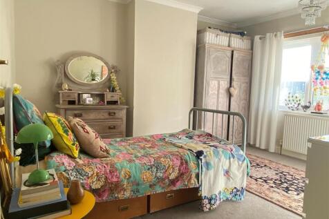 Bedroom1.jpg