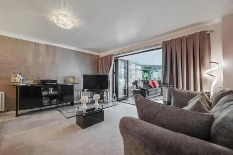 Formal Lounge