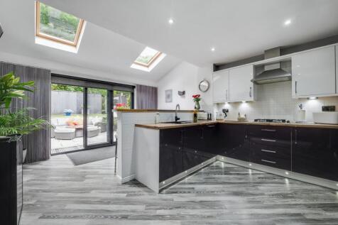 Kitchen/ Dinning/ Living