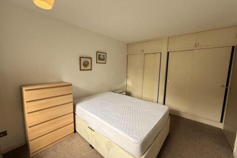 Double Bedroom 1