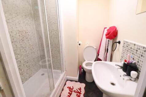 Bedroom 1 Ensuite