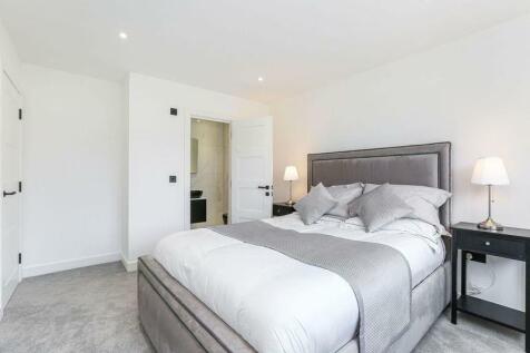 bedroom 2 with ensuite.jpeg
