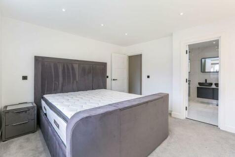 master bedroom 1.jpeg