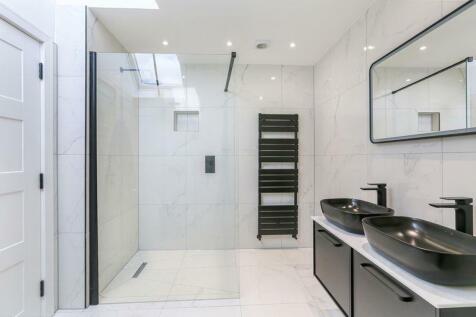 Ensuite 2.jpeg