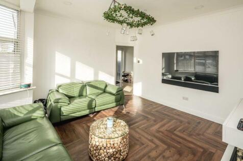 living room 3.jpeg