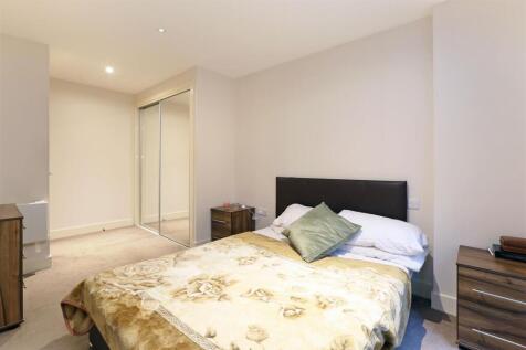 Bedroom (main).jpeg