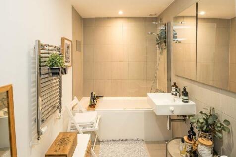 bathroom 2.jpeg