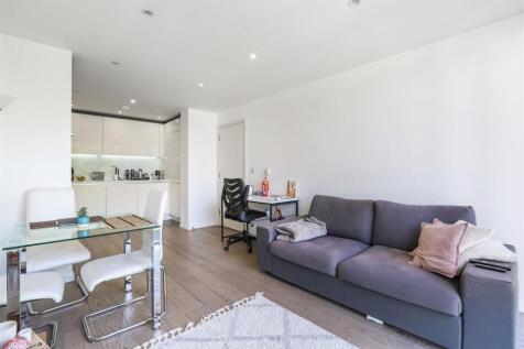Living room 2.jpeg