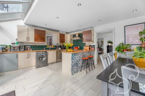 Kitchen Diner 2.jpg
