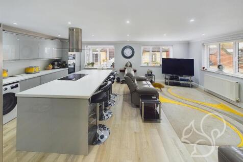 Kitchen Lounge