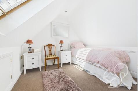 fourth bedroom