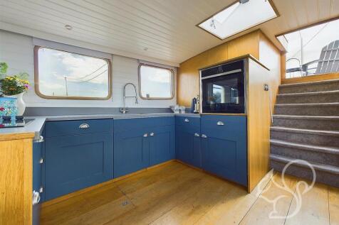 galley/lower saloon