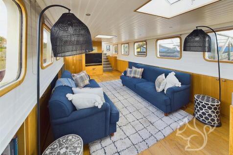 galley/lower saloon
