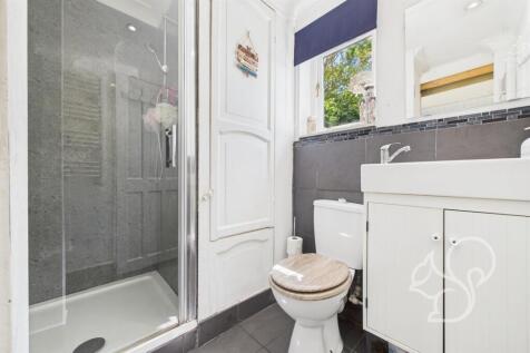Annexe Shower Room