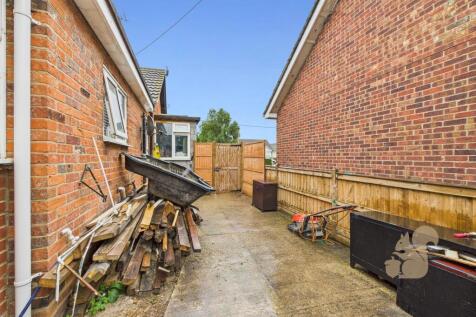 CAM03877G0-PR0235-STILL027.jpg
