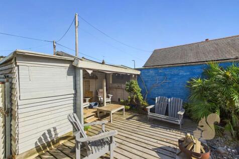 CAM03877G0-PR0244-STILL026.jpg
