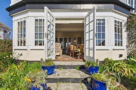 External View of Garden Room