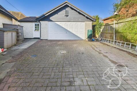 Garage &#43; Driveway