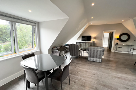 Open plan dining are