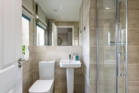 Ensuite to the main bedroom