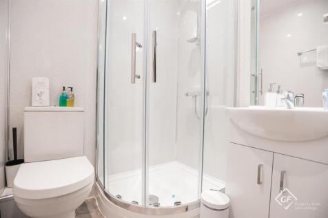 Cromorty Shower Room (1).jpg