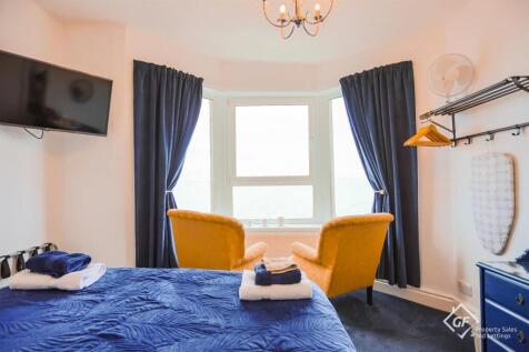 Irish Sea Bedroom (4).jpg