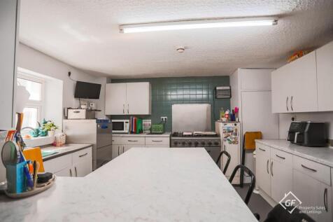 Kitchen (2).jpg
