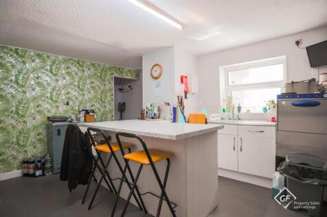 Kitchen (3).jpg