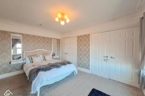First floor flat 11.jpg