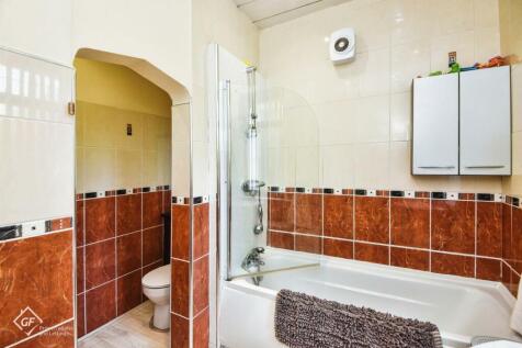Bathroom 3.jpg