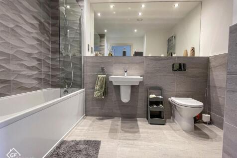 TOILET BROADY 2.jpg