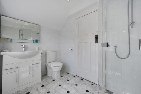Shower Room.jpg