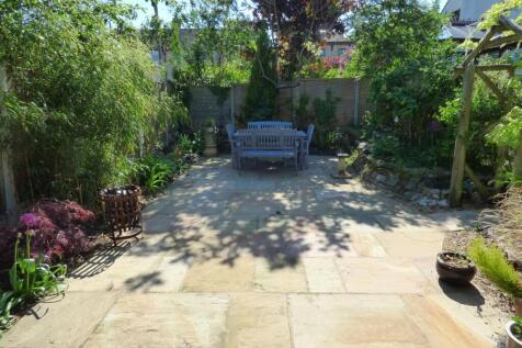 new Garden &amp; Lounge Pics (6).JPG