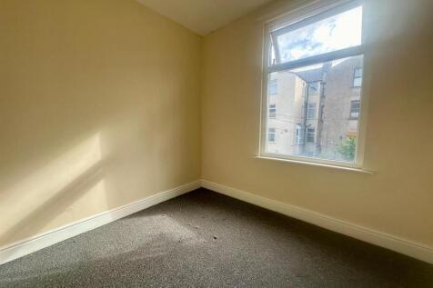 Flat 2 4.jpg