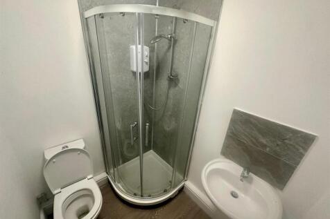 Flat 2 5.jpg
