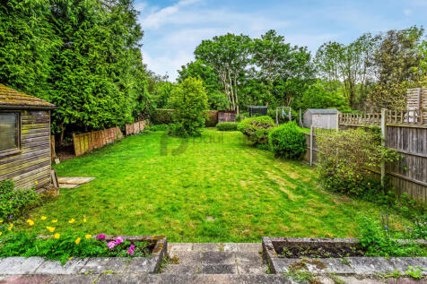 112-Reddown-Road-10