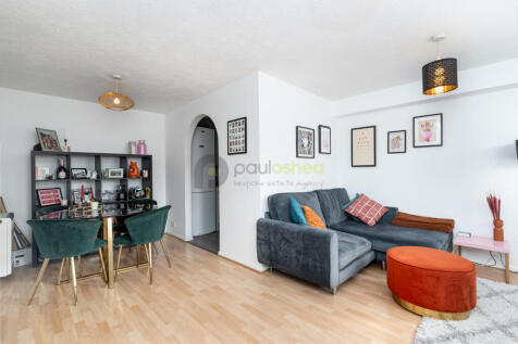 07 For Sale  1 Bedroom Flat Muggeridge Close Croyd