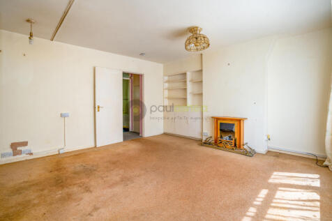 06 For Sale Studio Flat CR8 Lower Barn Road Paul O