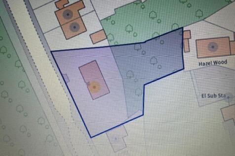 Showing extra land to the rear/plot