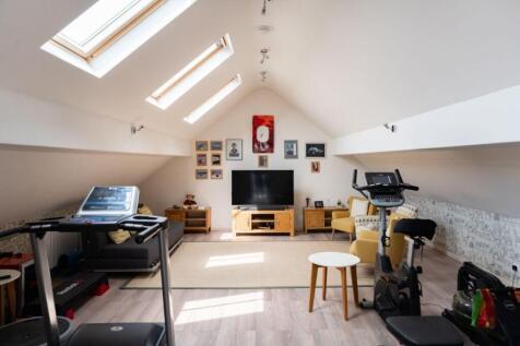 Gym/Guest Accommodation