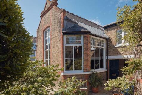 Studio Front