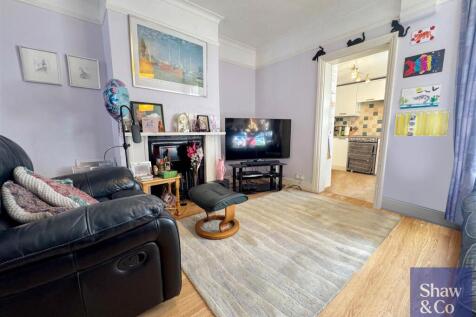 Living Room 2.jpg